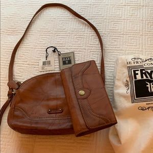 FRYE CAMPUS ZIP CROSSBODY & WALLET SADDLE